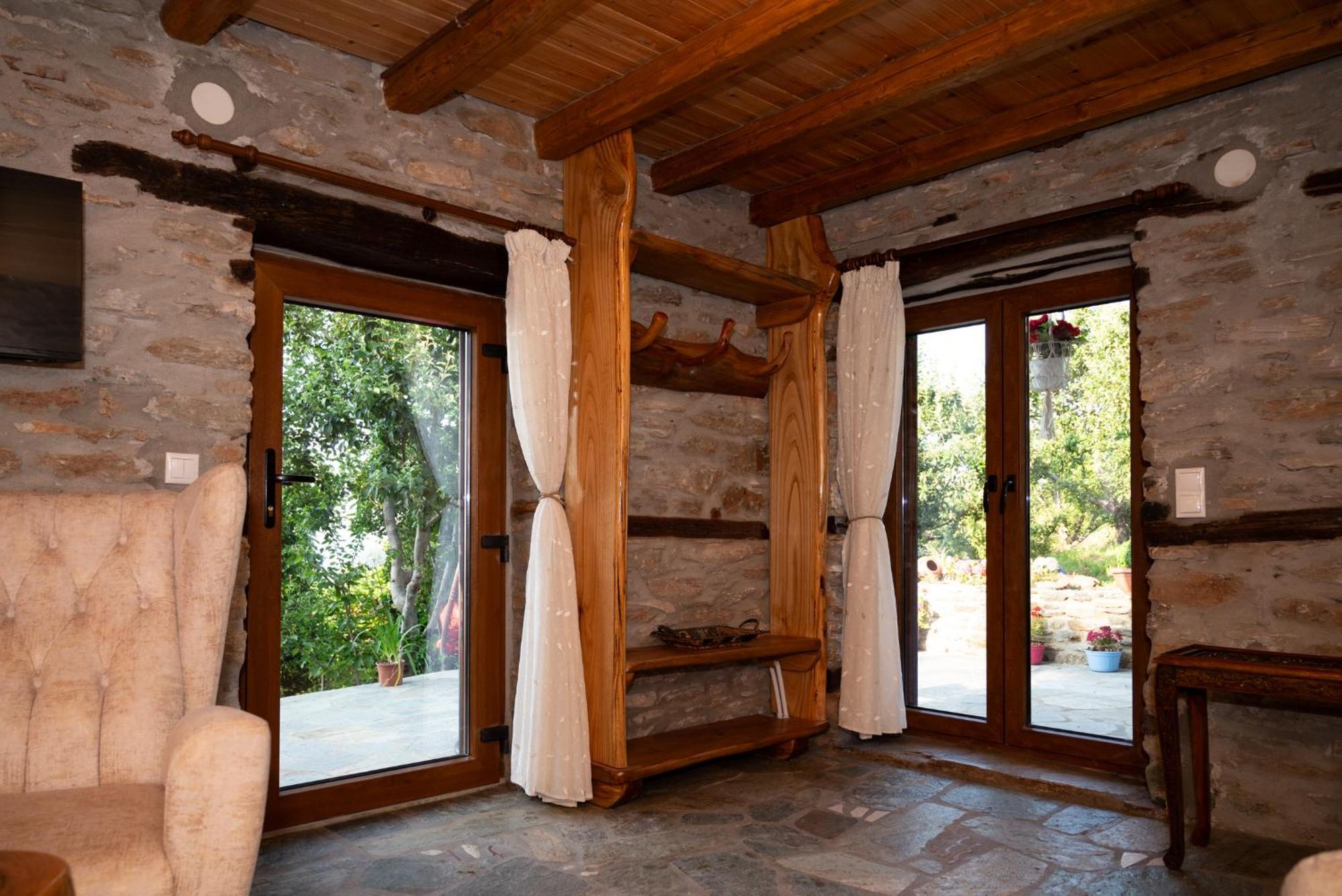 Aristoteli'S Stone House Makrirrákhi Extérieur photo